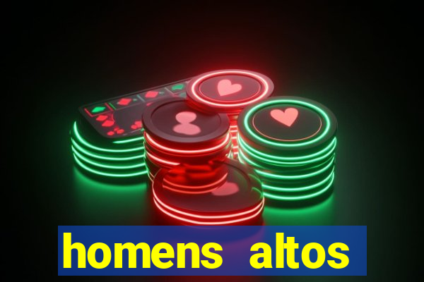 homens altos sarados pelados